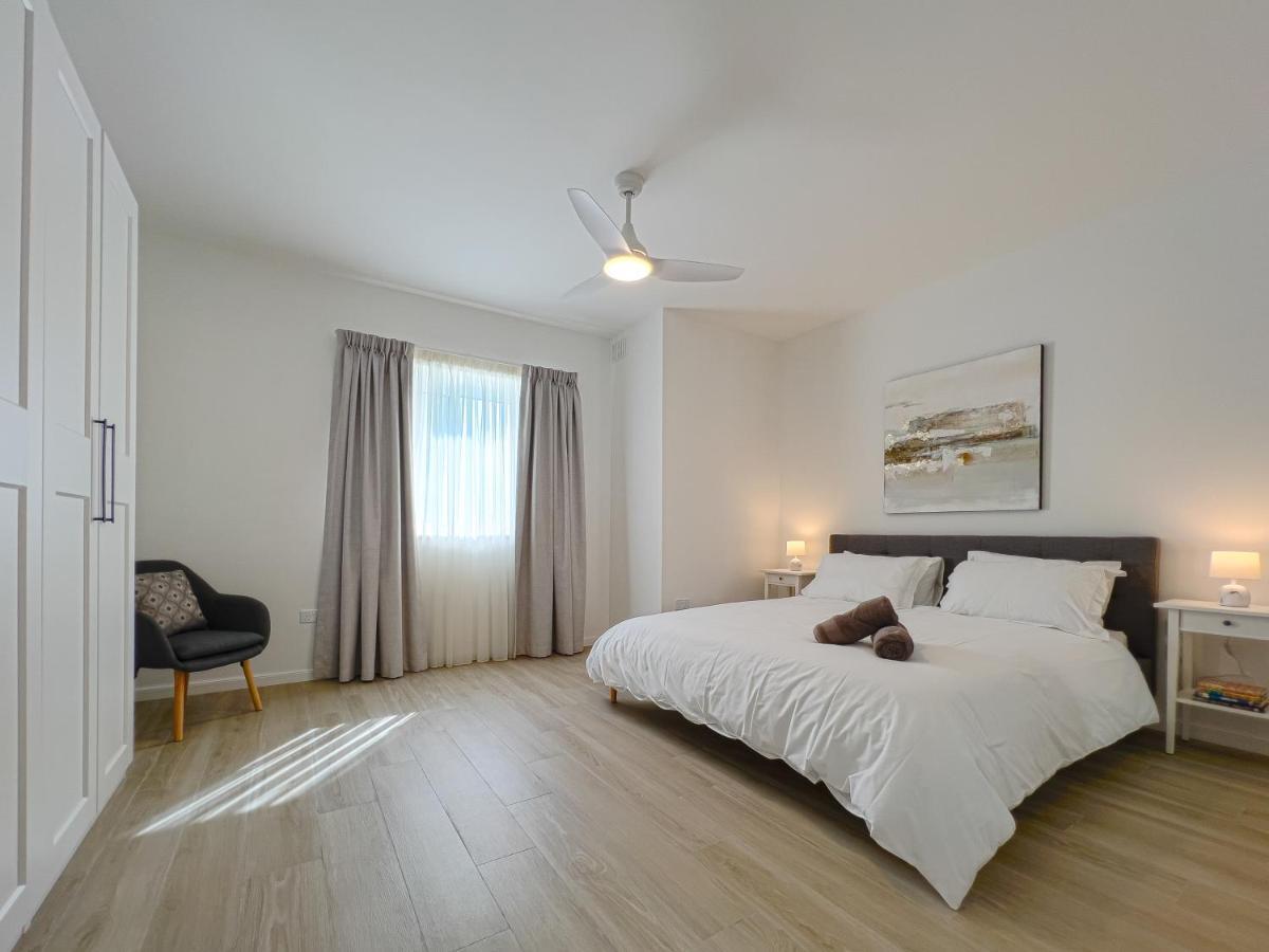 21 Townhouse In St Julians Apartment Saint Julian's ภายนอก รูปภาพ
